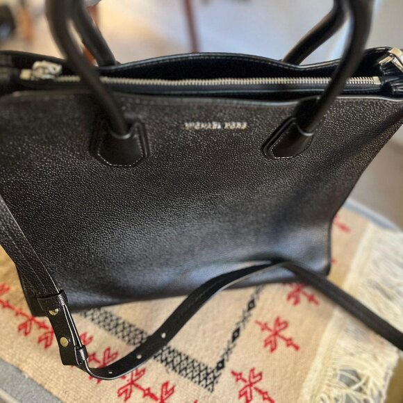 Michael Kors Classic Black Satchel, barely used and well-maintained. - Picture 4 of 5